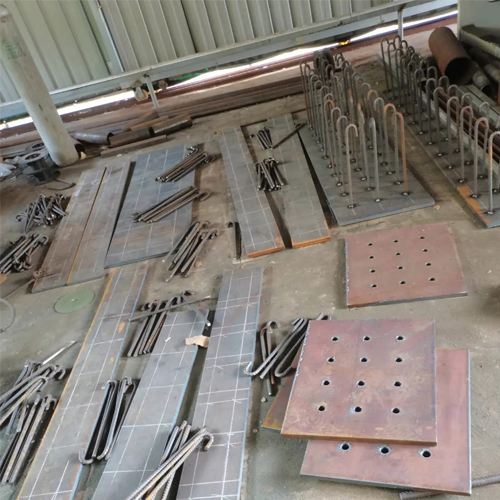 有哪些其他因素会影响云南预埋件位置的确定？